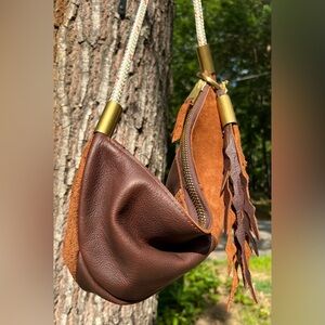 EUC Wildwood Oyster Sling with Seaweed Tassel in brown Kodiak & suede. Like new!